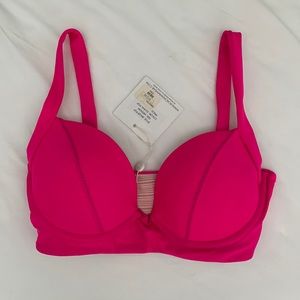 Acacia Belize Top Medium in Guava Pop
